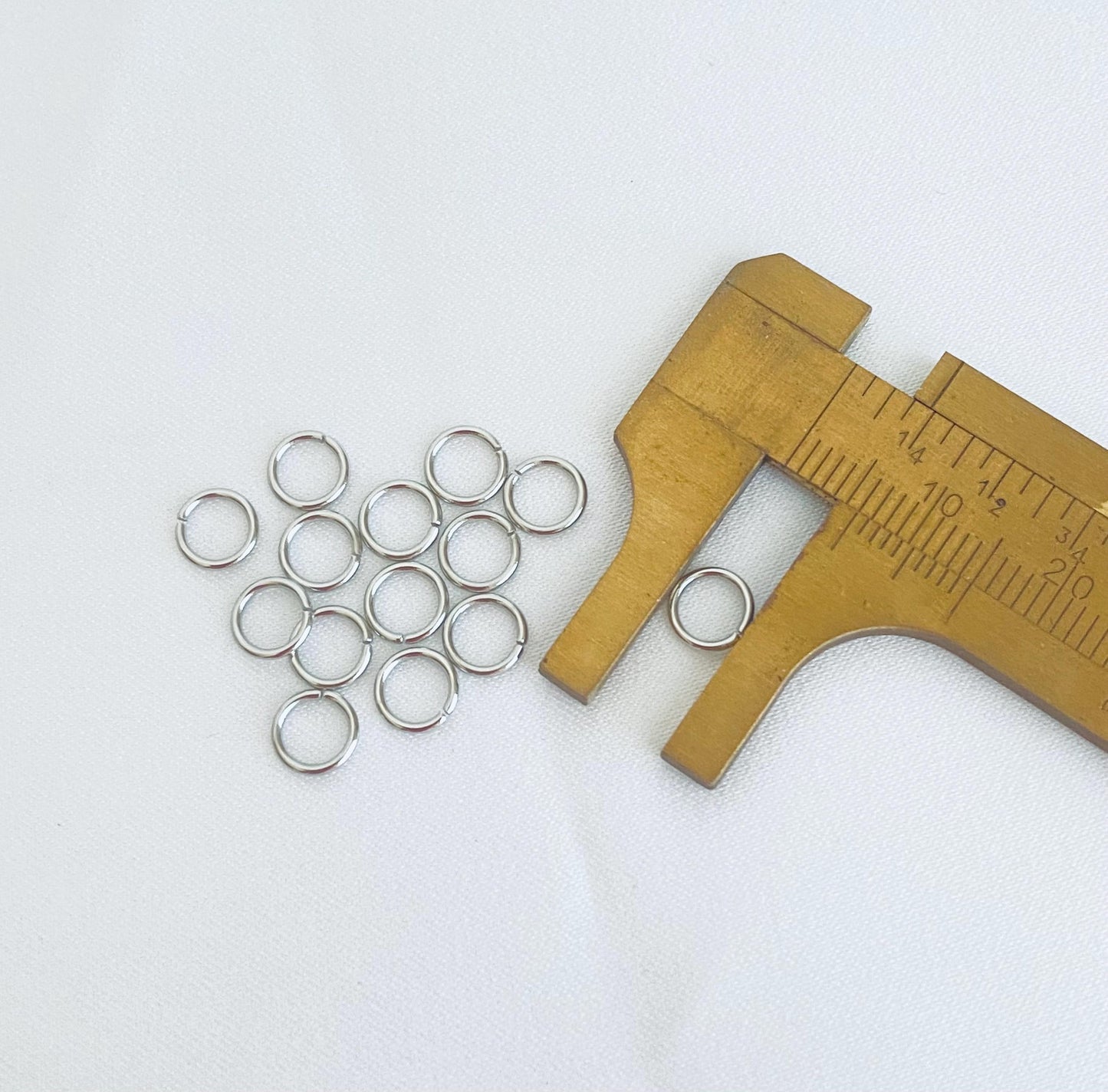 Thin Stainless Steel Jump Rings (6mm)