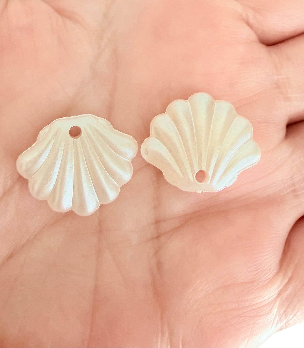 Faux Pearl Clam Shell Beads • 19mm x 16mm • Shell Beads for Jewelry Making