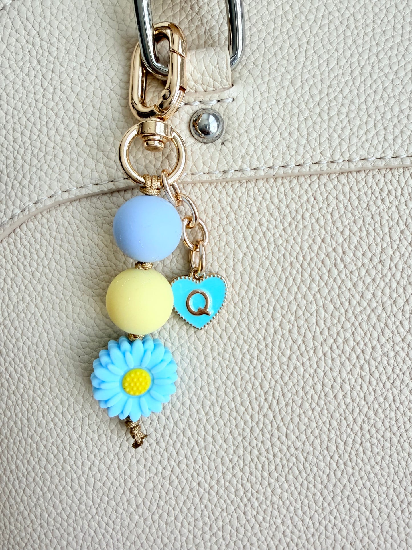 Personalized Daisy Flower Bag Charm • Silicone Bead Purse Charm Keychain