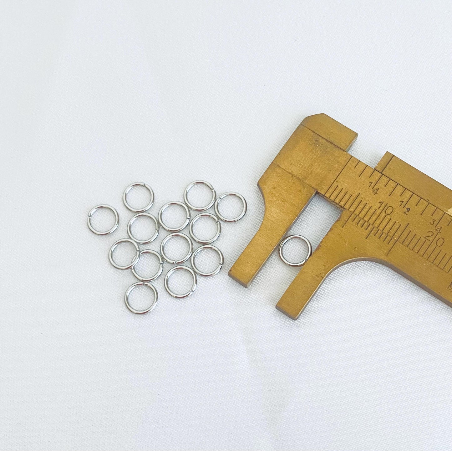 Thin Stainless Steel Jump Rings (6mm)