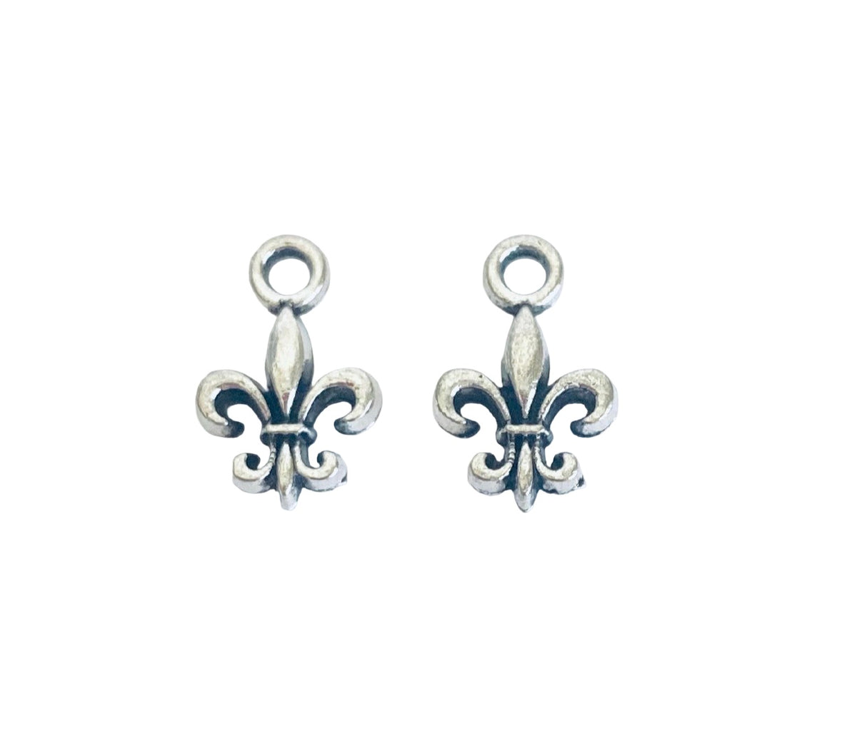 Base Metal Tiny Fleur de Lis Charm