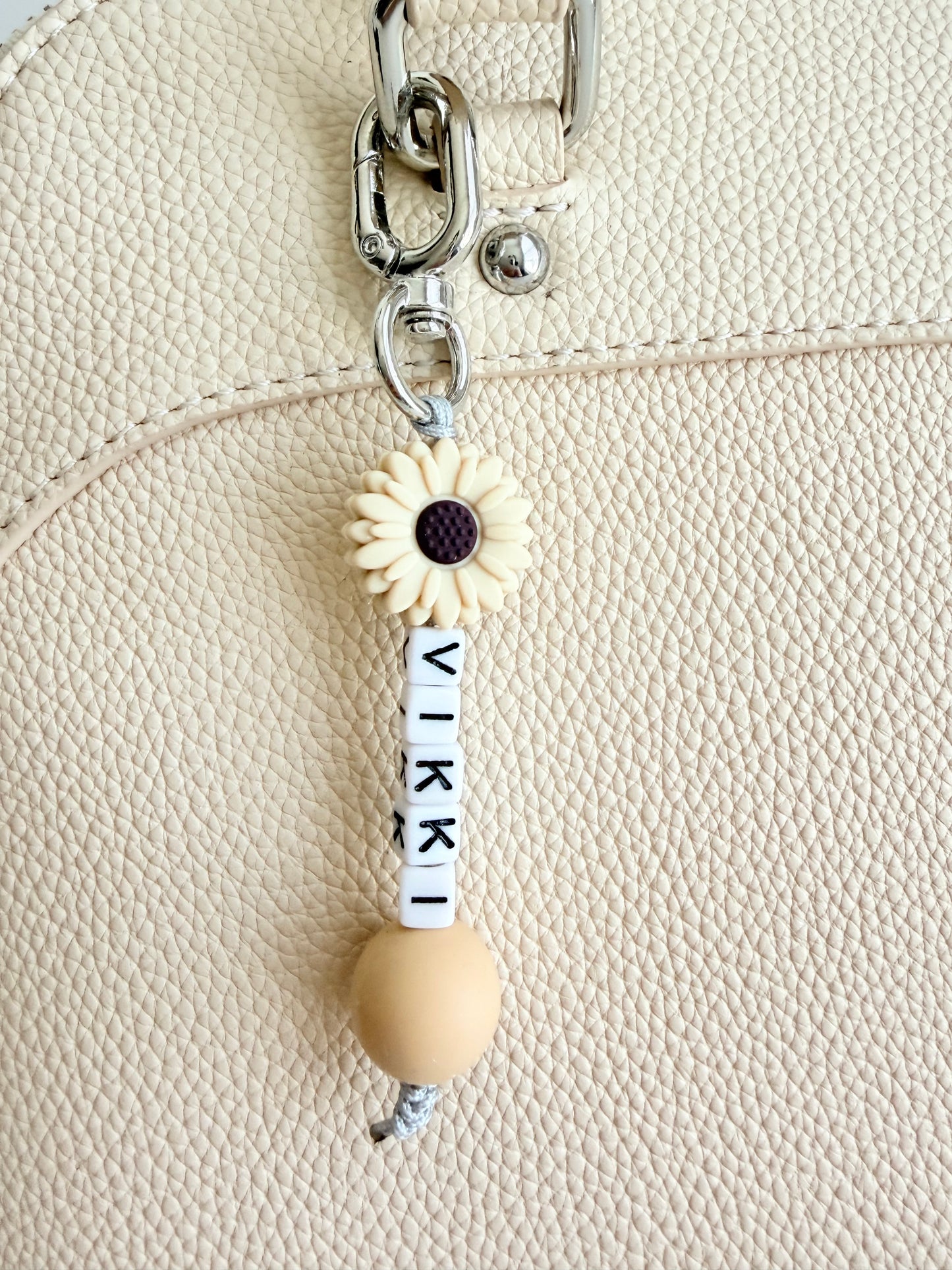 Personalized Name Bag Charm with Silicone Bead & Daisy Flower