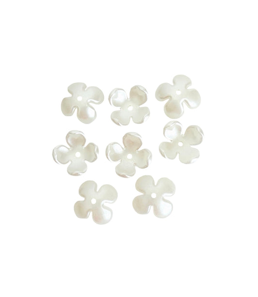 16mm White Acrylic Hydrangea Flower Beads (4-Petal)